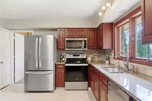 1108 Chateau Dr, Kettering, OH 45429 - Photo 12