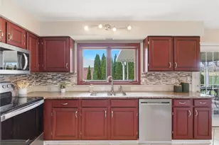 1108 Chateau Dr, Kettering, OH 45429 - Photo 10