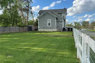 4267 W Franklin St, Sugarcreek Twp, OH 45305 - Photo 4