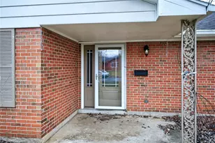 5713 Daphne Ln, Dayton, OH 45415 - Photo 4