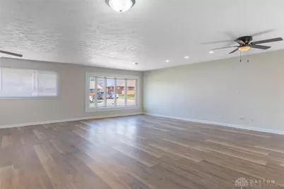 5572 Shady Oak Street, Huber Heights, OH 45424 - Photo 8