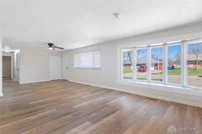 5572 Shady Oak Street, Huber Heights, OH 45424 - Photo 6