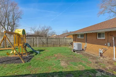 5572 Shady Oak Street, Huber Heights, OH 45424 - Photo 24