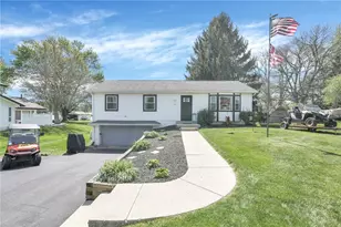 2571 W Choctaw Dr, London, OH 43140 - Photo 1