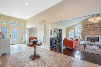 130 Heatherwoode Circle, Springboro, OH 45066 - Photo 4