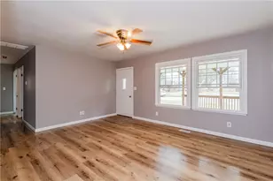 208 Pinegrove Dr, Bellbrook, OH 45305 - Photo 4