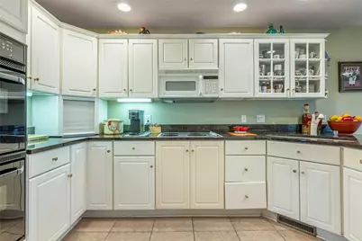 182 Barrington Village Drive, Beavercreek Twp, OH 45385 - Photo 16