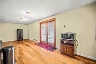 7237 Carmelita Dr, Huber Heights, OH 45424 - Photo 10