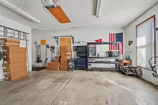 885 Chelsea Ln, Tipp City, OH 45371 - Photo 44