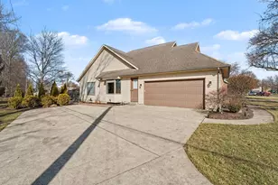885 Chelsea Ln, Tipp City, OH 45371 - Photo 46
