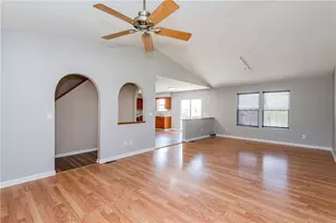 4303 Oakwind Dr, Columbus, OH 43207 - Photo 6