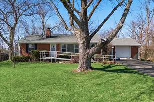 241 Grand Vista Dr, Beavercreek, OH 45440 - Photo 2