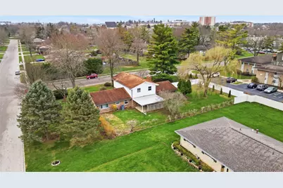 190 N Village Drive, Centerville, OH 45459 - Photo 4