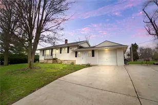 1305 Edwards Dr, Tipp City, OH 45371 - Photo 4