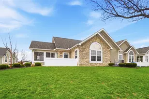 4662 Cobblestone Dr, Tipp City, OH 45371 - Photo 2