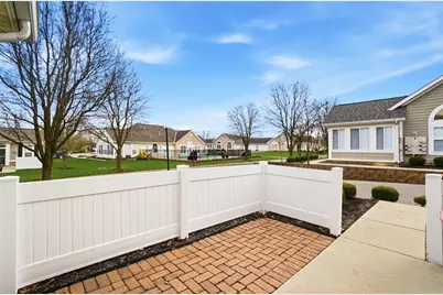 4662 Cobblestone Drive, Tipp City, OH 45371 - Photo 4