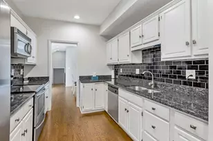 1015 Rubicon Rd, Dayton, OH 45409 - Photo 8