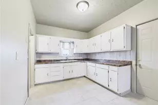 122 S Division St, Union City, OH 45390 - Photo 8