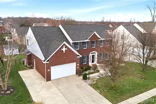 317 Beck Dr, Washington Twp, OH 45458 - Photo 2