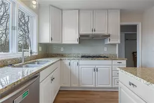 7584 Brookstone Dr, West Chester Twp, OH 45069 - Photo 10