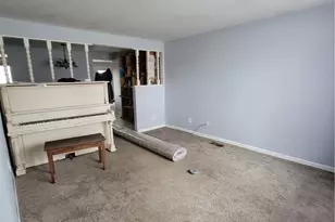 7431 Troy Manor Rd, Huber Heights, OH 45424 - Photo 2