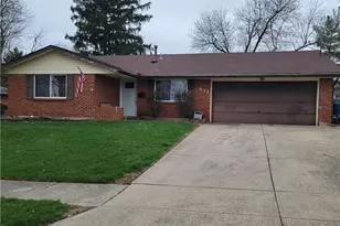 7431 Troy Manor Rd, Huber Heights, OH 45424 - Photo 1