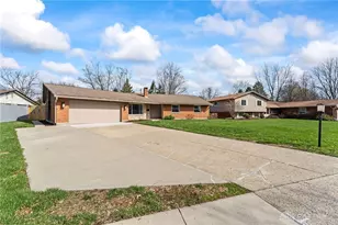 2247 E Whipp Rd, Kettering, OH 45440 - Photo 6