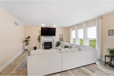 685 Dewmar Drive, Beavercreek Twp, OH 45434 - Photo 8