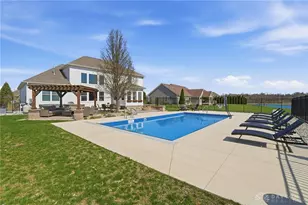 1250 MacIntosh Ct, Tipp City, OH 45373 - Photo 2