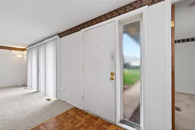 5871 Troy Villa Boulevard, Huber Heights, OH 45424 - Photo 4