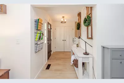 2550 Broken Woods Drive, Troy, OH 45373 - Photo 8