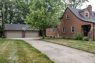 1204 Acorn Dr, Oakwood, OH 45419 - Photo 2