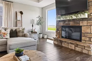 945 Rosenthal Dr, Tipp City, OH 45371 - Photo 8