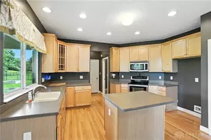 4212 Seema Dr, Dayton, OH 45440 - Photo 12