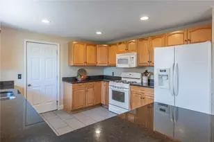 1026 Trianon Dr, Xenia Twp, OH 45385 - Photo 8