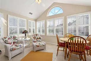 454 Beth Page Cir, Washington Twp, OH 45458 - Photo 12