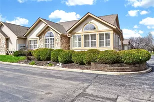 454 Beth Page Cir, Washington Twp, OH 45458 - Photo 2