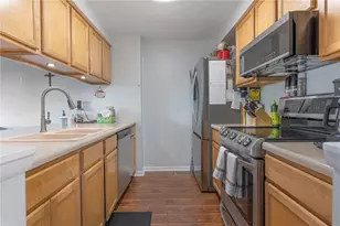 8435 Washington Vlg Dr, Washington Twp, OH 45458 - Photo 6