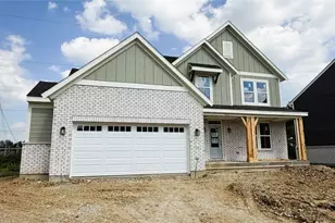 2572 Golden Leaf, Beavercreek, OH 45431 - Photo 2
