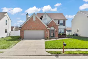 413 Deerwood Dr, Piqua, OH 45356 - Photo 2