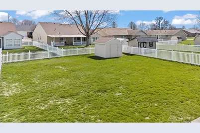 413 Deerwood Drive, Piqua, OH 45356 - Photo 12