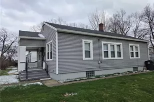 3234 Oakridge Dr, Dayton, OH 45417 - Photo 2