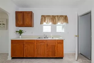 28 N Trenton St, Dayton, OH 45417 - Photo 10