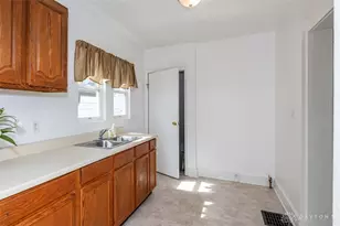 28 N Trenton St, Dayton, OH 45417 - Photo 16
