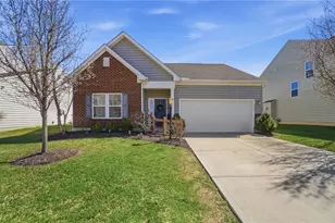 1215 Driftwood Dr, Fairborn, OH 45324 - Photo 2