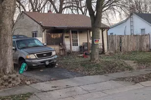 2724 Holman St, Moraine, OH 45439 - Photo 2