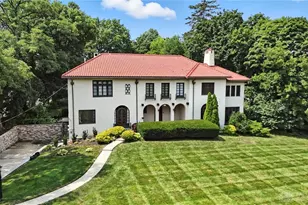 25 W Thruston Blvd, Oakwood, OH 45419 - Photo 2