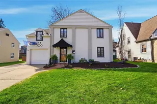 306 East Dr, Oakwood, OH 45419 - Photo 1