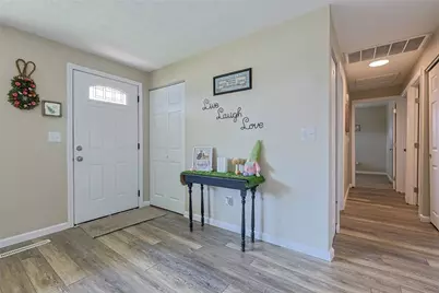 5595 Shady Oak Street, Huber Heights, OH 45424 - Photo 4