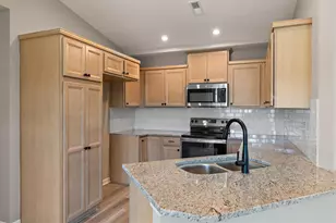 501 Greendell Bend, Fairborn, OH 45324 - Photo 2